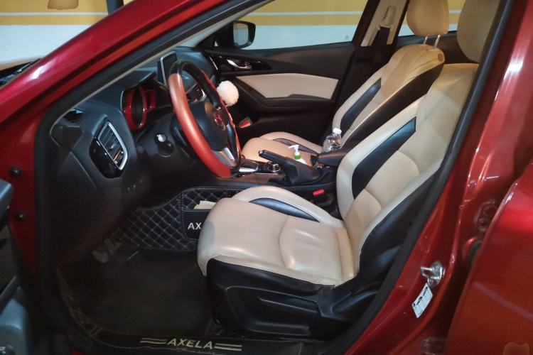 Used Mazda 3 Axela 2014 Sedan 2.0L Automatic Sport Model Left Front Seat
