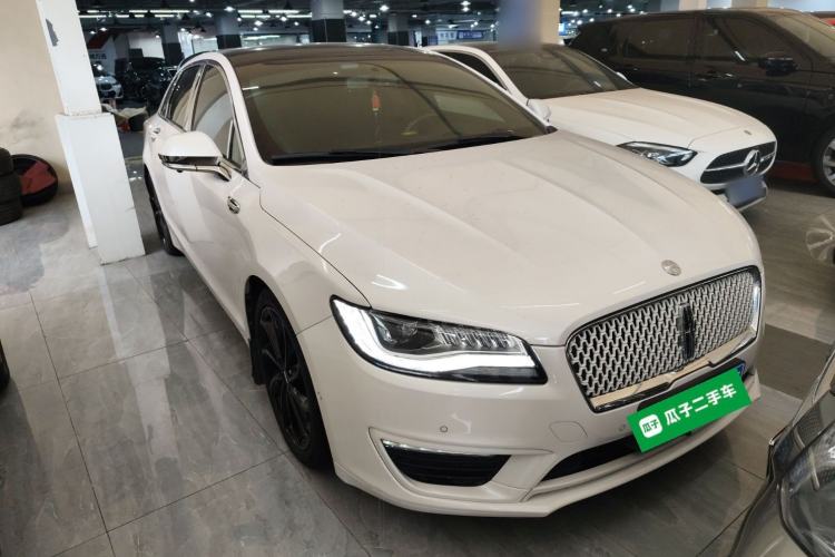 Used Lincoln MKZ 2020 2.0T MONO Limited Luxury Edition MONO WHITE Front Right 45 Deg