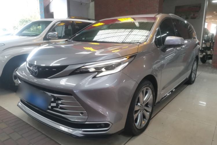 Used Toyota Sienna 2023 2.5L Hybrid Platinum Edition