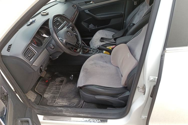 Used Volkswagen Lavida 2017 1.6L Automatic Comfort Edition
