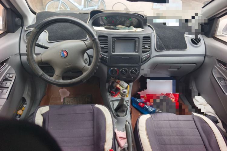 Used Geely Auto Diamond 2013 1.5L Manual Entry-Level Model Center Console