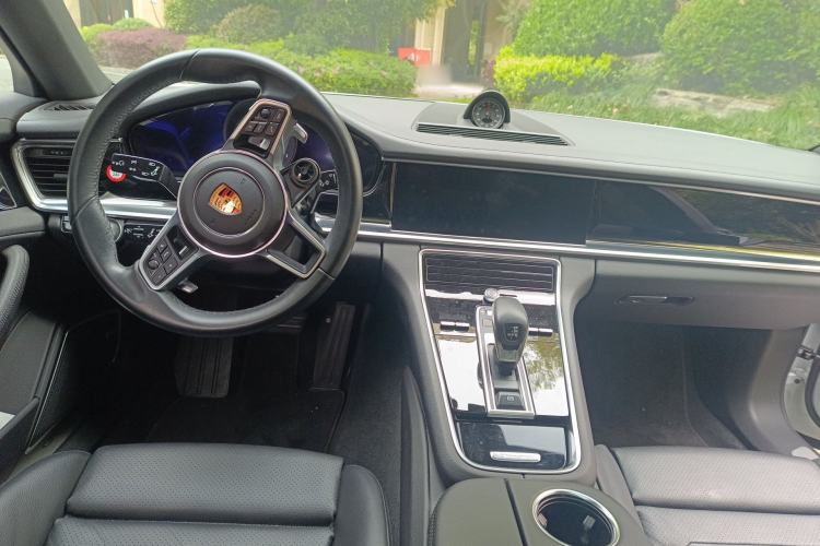 Used Porsche Panamera 2017 Panamera 3.0T Center Console