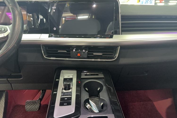 Used Volkswagen Tavendor 2023 330TSI Luxury Touring Edition Interior 2