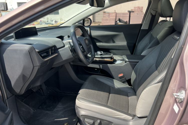 Used Toyota bZ3 2023 616 km Long-Range Premium
