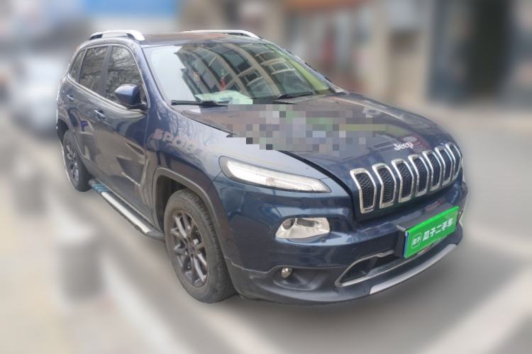 Used Jeep Cherokee 2020 2.0L Two-Wheel Drive Classic Sports Edition Front Right 45 Deg