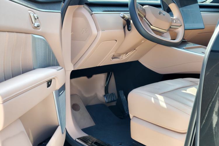 Used ONVO Luxeed L90 2025 Model—Max Six-Seater Version