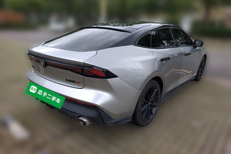 Used CHANGAN UNI-V 2022 1.5T Prestige Version
