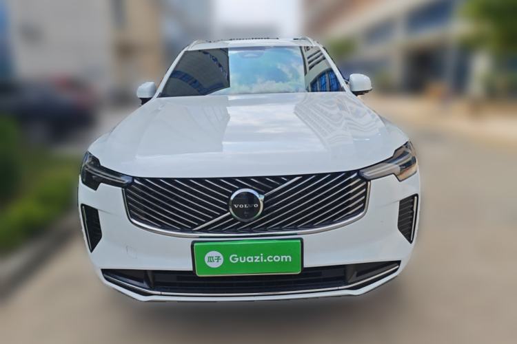 Used Volvo XC90 2025 Facelifted B6 Zhiyuan Luxury Version with 6 Seats
