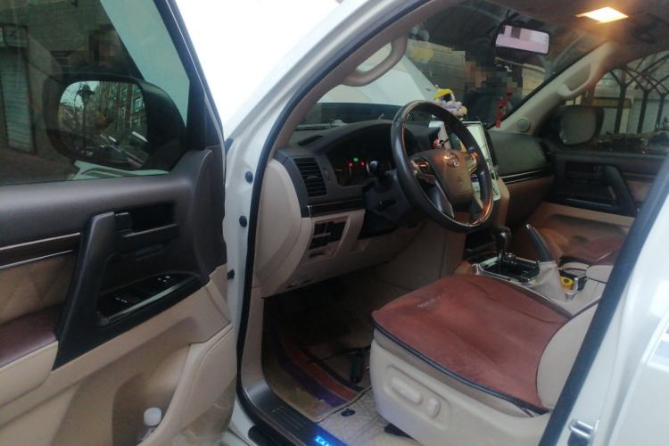 Used Toyota Land Cruiser 
