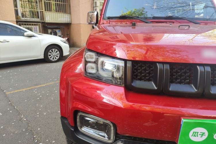 Used BAIC Off-Road BJ40 2019 2.0T Automatic Four-Wheel Drive Urban Hunter Edition Flagship Model China V Emission Standard Right Front Headlight