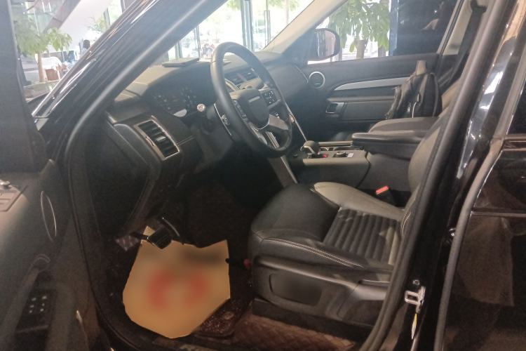 Used Land Rover Discovery 2021 360 PS R-Dynamic SE Driver Seat