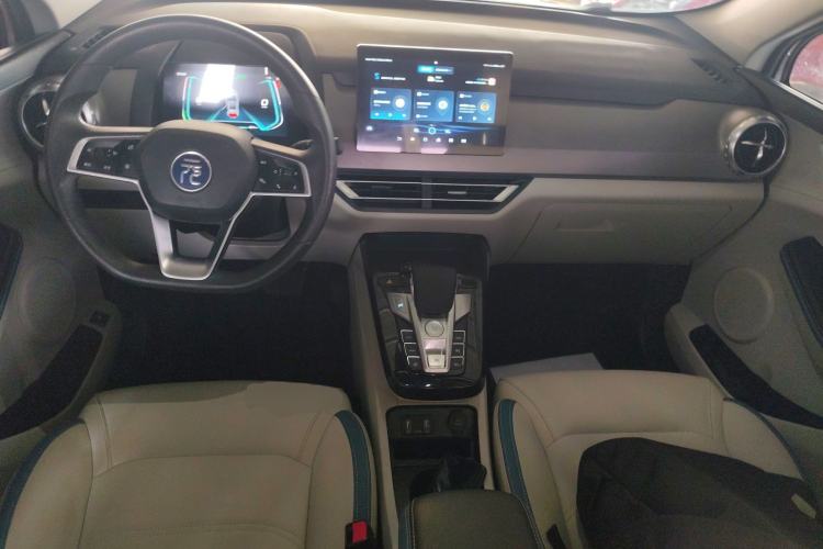 Used BYD Yuan Pro 2023 401KM Luxury Version Center Console