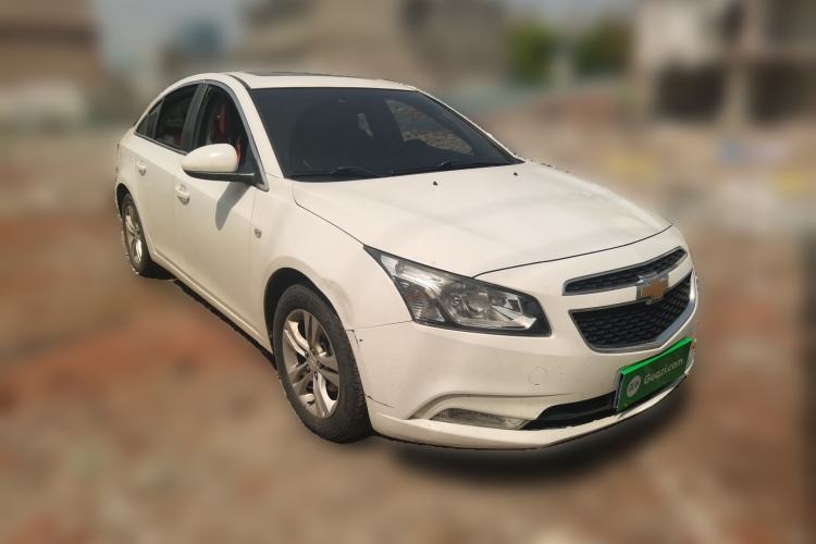 Used Chevrolet Cruze 2015 1.5L Classic SE MT Front Right 45 Deg