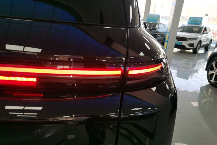 Used Li Auto L8 2023 Pro Model
