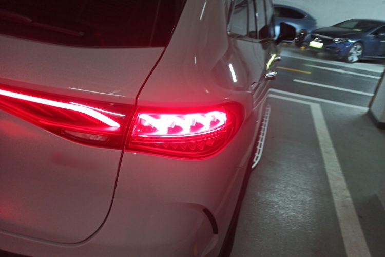 Used Mercedes-Benz EQE SUV 2024 500 4MATIC Flagship Edition Exterior 3