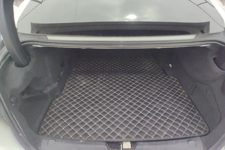 Used Jaguar XEL 2020 2.0T 200PS R-DYNAMIC Youth Sports Edition Trunk