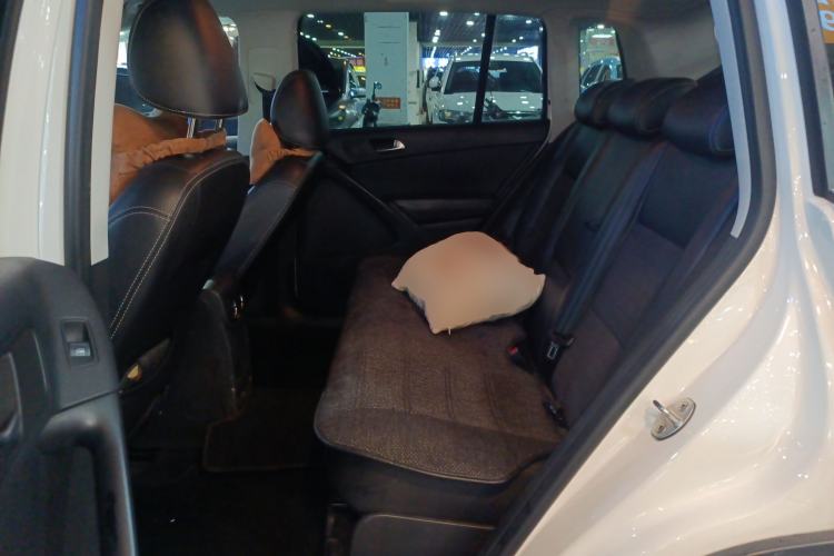 Used Volkswagen Tiguan L 2016 280TSI Automatic Two-Wheel-Drive Silk Road Style Edition
