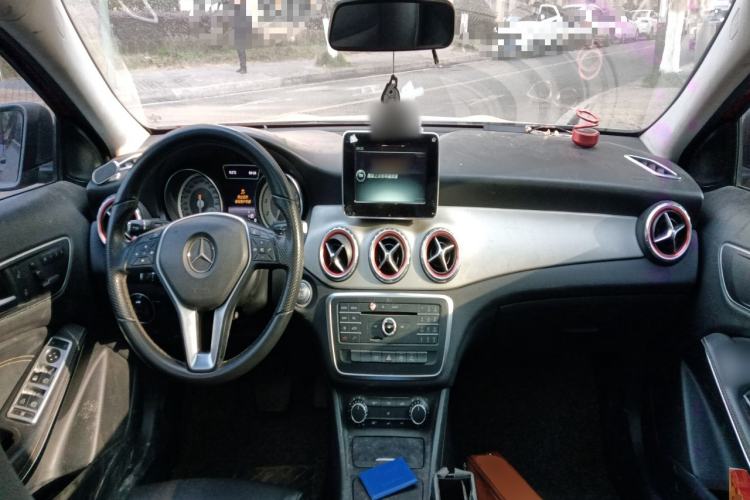 Used Mercedes-Benz GLA 2016 GLA 200 Sport Edition Center Console