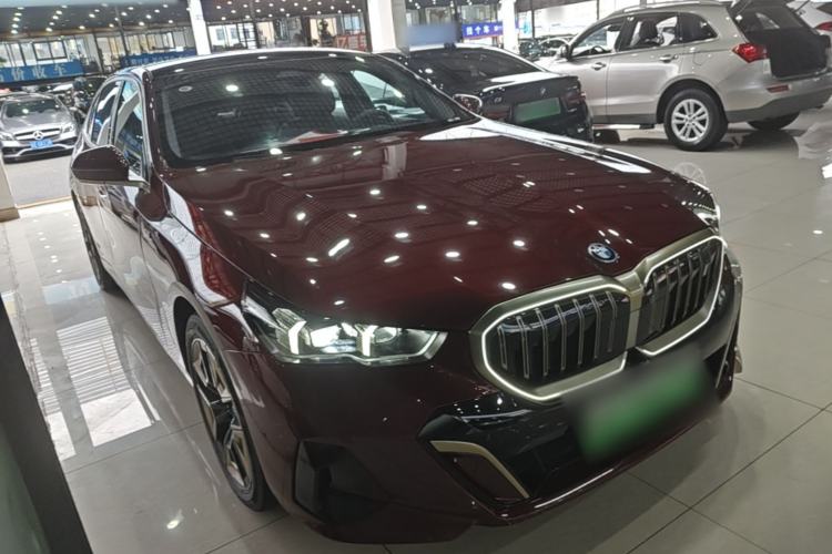 Used BMW i5 2024 eDrive 35L Luxury Model with M Sport Package
