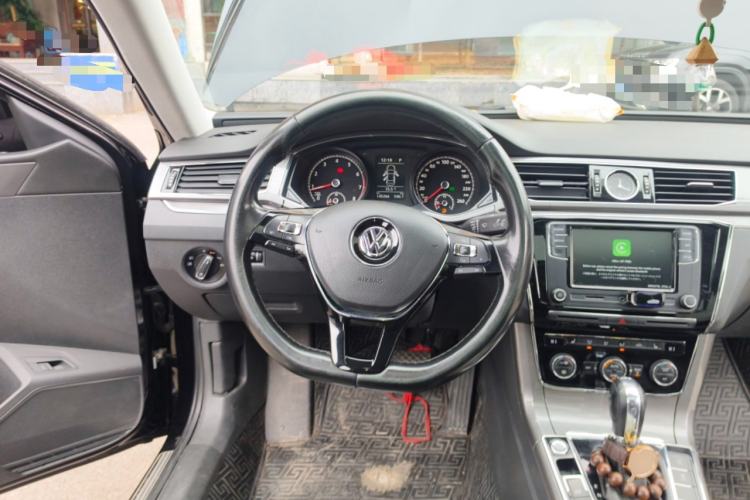 Used Volkswagen Passat 2017 330TSI DSG Luxury Edition Steering Wheel