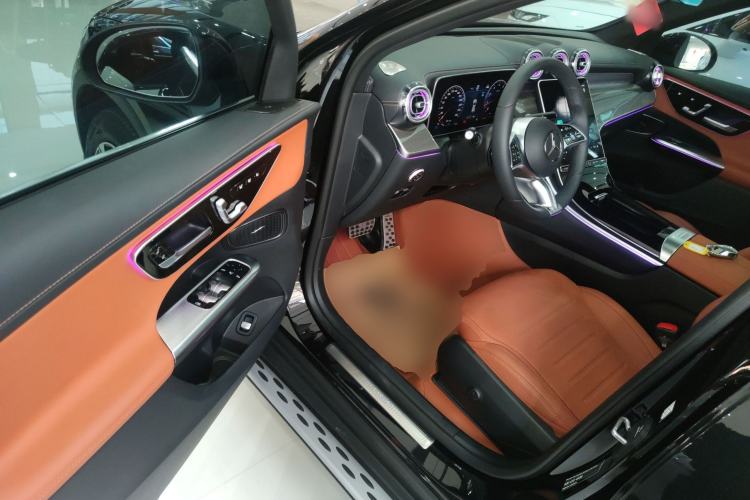 Used Mercedes-Benz GLC 2025 Refresh GLC 260 L 4MATIC Dynamic Edition Driver Seat