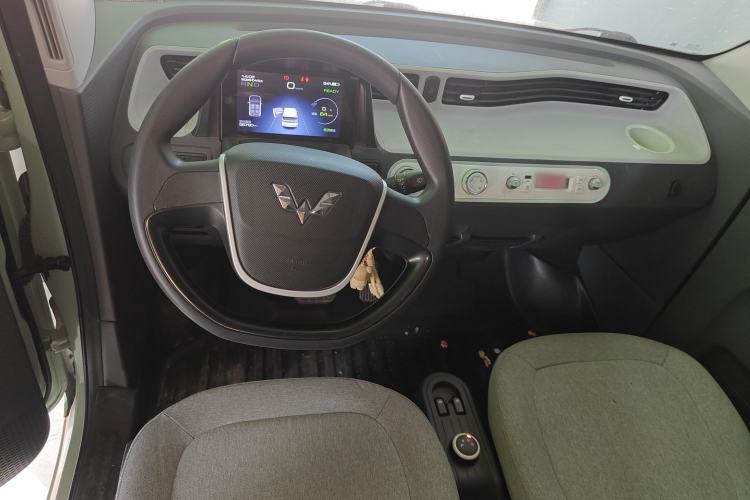 Used Wuling Hongguang MINIEV 2021 Macaron Fashion Model Lithium Iron Phosphate Center Console