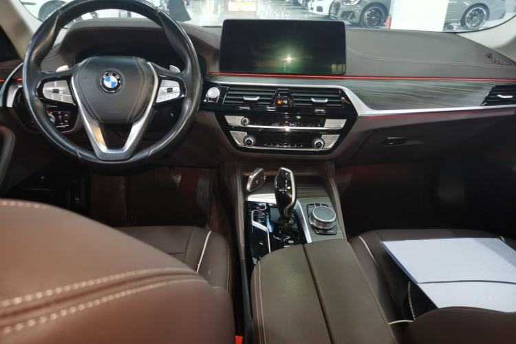 Used BMW 5 Series 2021 530Li Leading Luxury Package Center Console