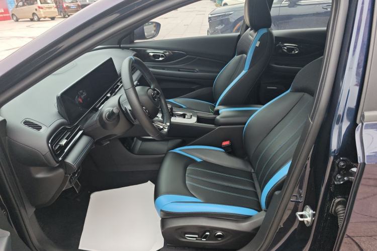 Used GAC Trumpchi EMPOW 2023 270T DCT J16 Galaxy Fighter Edition Left Front Seat