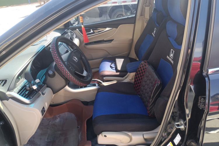 Used Honda Crider 2013 1.8L automatic luxury edition
