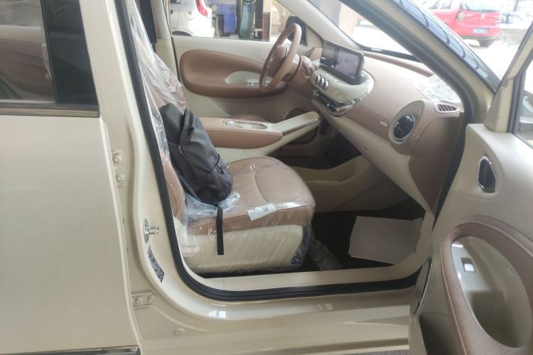 Used Wuling Bingo 2025 333 km Enjoyment Version Right Front Seat