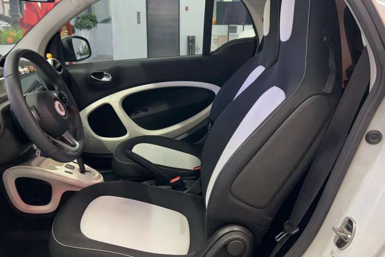 Used smart fortwo 2015 1.0L 52 kW Hardtop Passion Edition