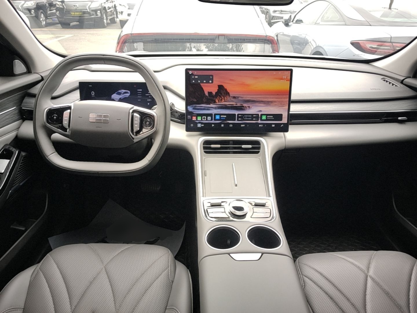 Geely Galaxy L6 2025 EM-i 140km Explorer+ Edition — снимка 12
