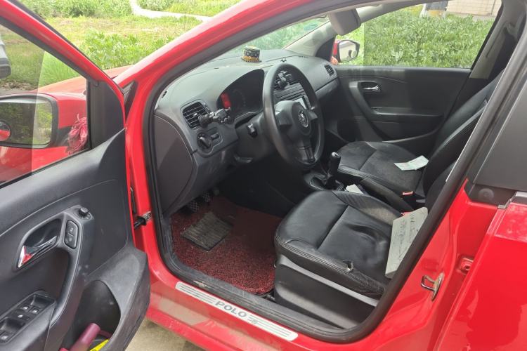 Used Volkswagen Polo 2013 1.4L Manual Fashion Edition Driver Seat