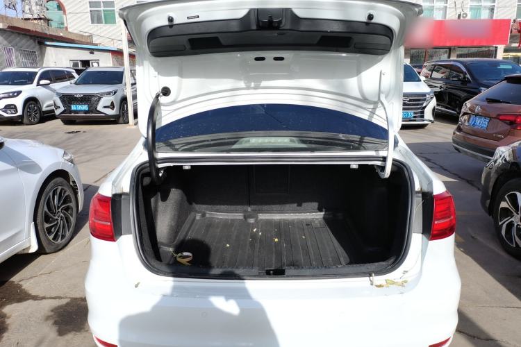 Used Volkswagen Sagitar 2017 230TSI Automatic Comfort Version