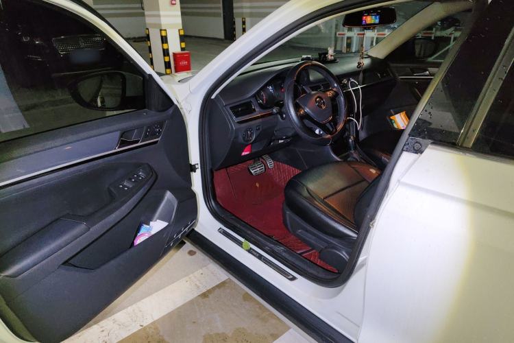 Used Volkswagen C-TREK 2018 1.5L Automatic Comfort Model Driver Seat