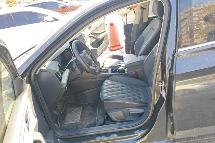 Used Volkswagen Sagitar 2023 300TSI DSG Excellence Edition Left Front Seat