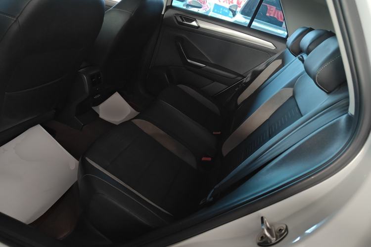 Used Volkswagen T-ROC 2018 230TSI DSG Two-Wheel Drive Advanced Version China V Standard