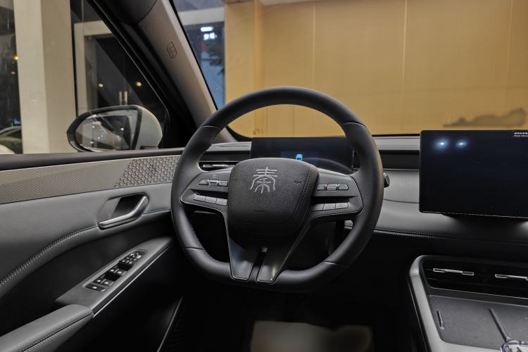 Used BYD Qin PLUS 2025 DM-i Smart Drive 55KM Leading Model Steering Wheel