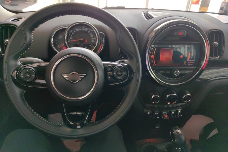 Used MINI Countryman 2019 1.5T COOPER Artist Weekend Travel Edition Center Console