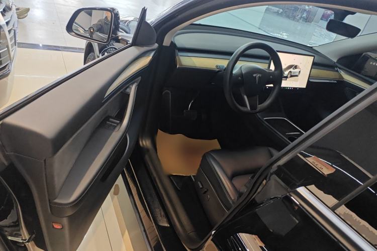 Used Tesla Model Y 2022 Rear-Wheel-Drive Version
