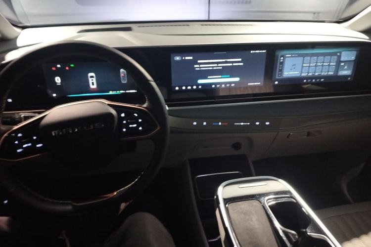 Used SAIC MAXUS Dajia 9 2022 Long-Range High-Mountain Six-Seater Version Center Console