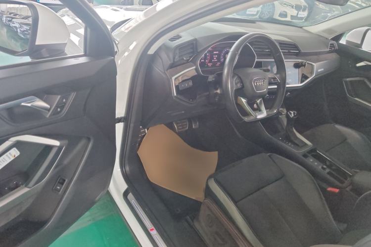 Used Audi Q3 2019 40 TFSI Fashion Dynamic Model
