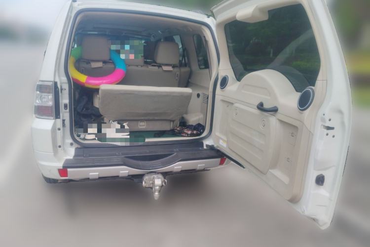 Used Mitsubishi Pajero  Trunk