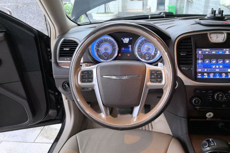 Used Chrysler 300C 2013 3.6L Prestige Edition