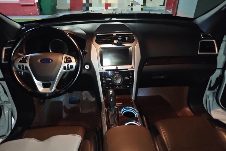 Used Ford Explorer 2013 3.5L Deluxe Model