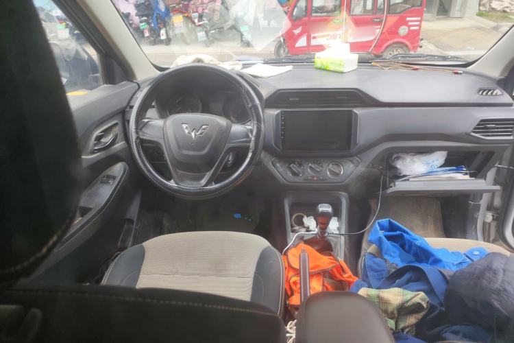 Used Wuling Hongguang 2019 1.5L S Basic Window-Sealed Vehicle China VI LAR Steering Wheel
