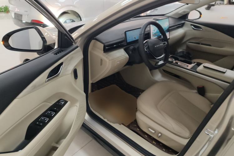 Used Wuling Xingguang 2024 Co-Creation Edition 510 Advanced Model