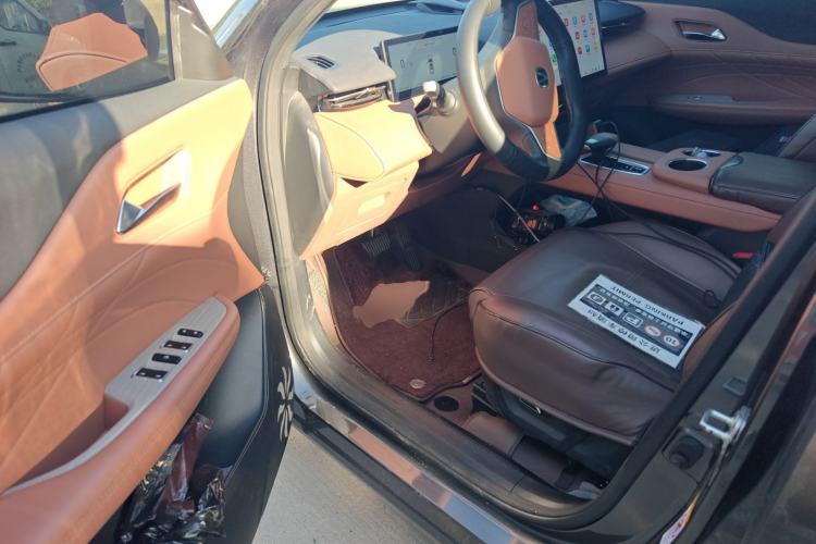 Used CHANGAN UNI-Z New Energy 2024 Blue Whale Smart Electric iDD 125km Beyond Edition Driver Seat