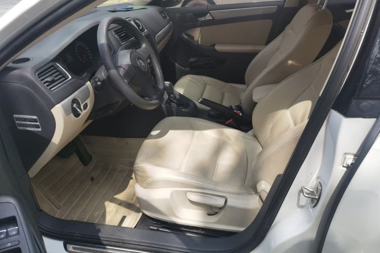 Used Volkswagen Sagitar 2012 1.6L Automatic Comfort Edition
