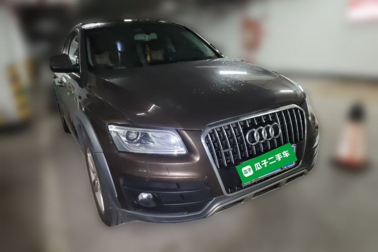 Used Audi Q5 2017 Plus 40 TFSI Technology Model Front Right 45 Deg